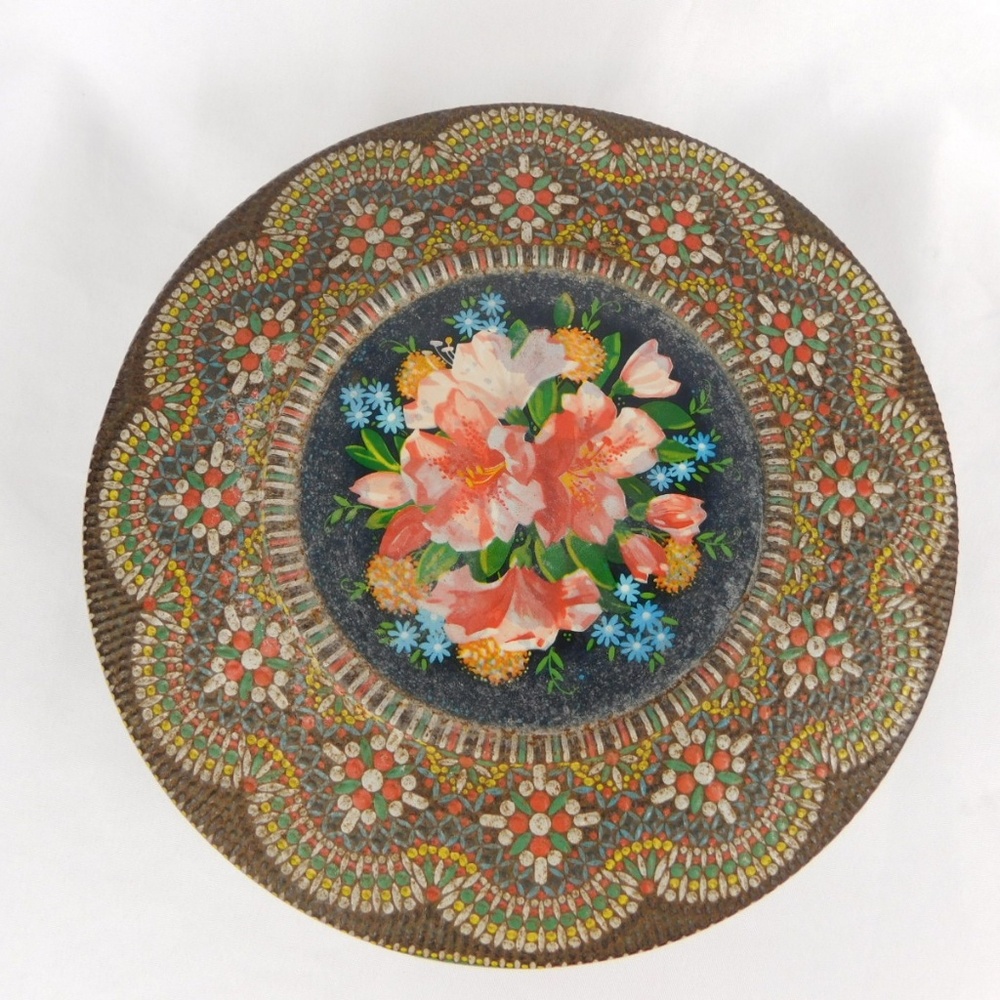 Round Mosaic Boho Raised Flower Floral Design Tin